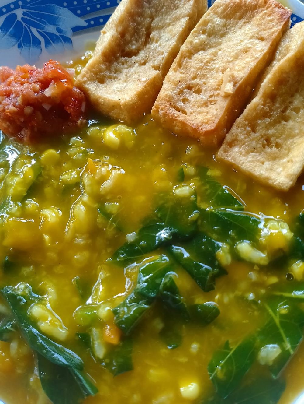 11 Kreasi resep bubur Manado dengan lauk pelengkap yang lezat