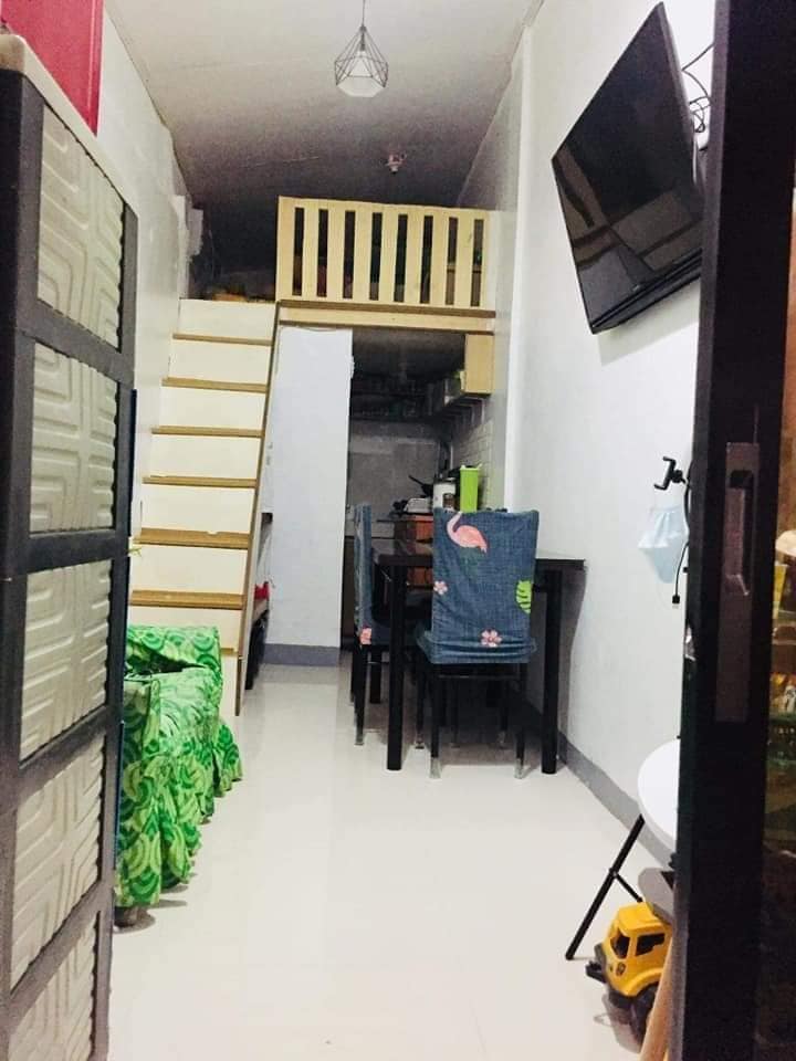 Luarnya mirip indekos sempit tengah kota, 10 potret rumah segaris ini dalamnya bak mini apartemen