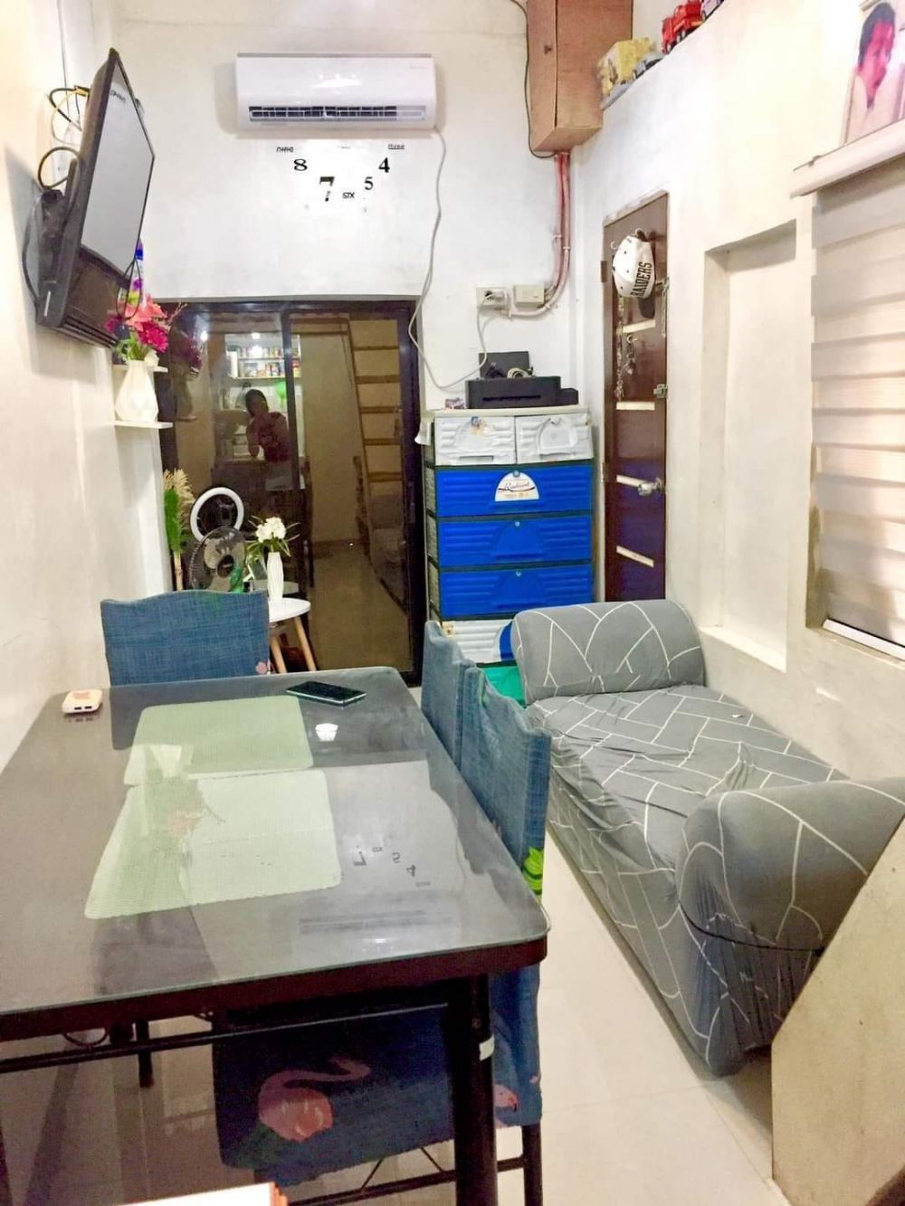 Luarnya mirip indekos sempit tengah kota, 10 potret rumah segaris ini dalamnya bak mini apartemen