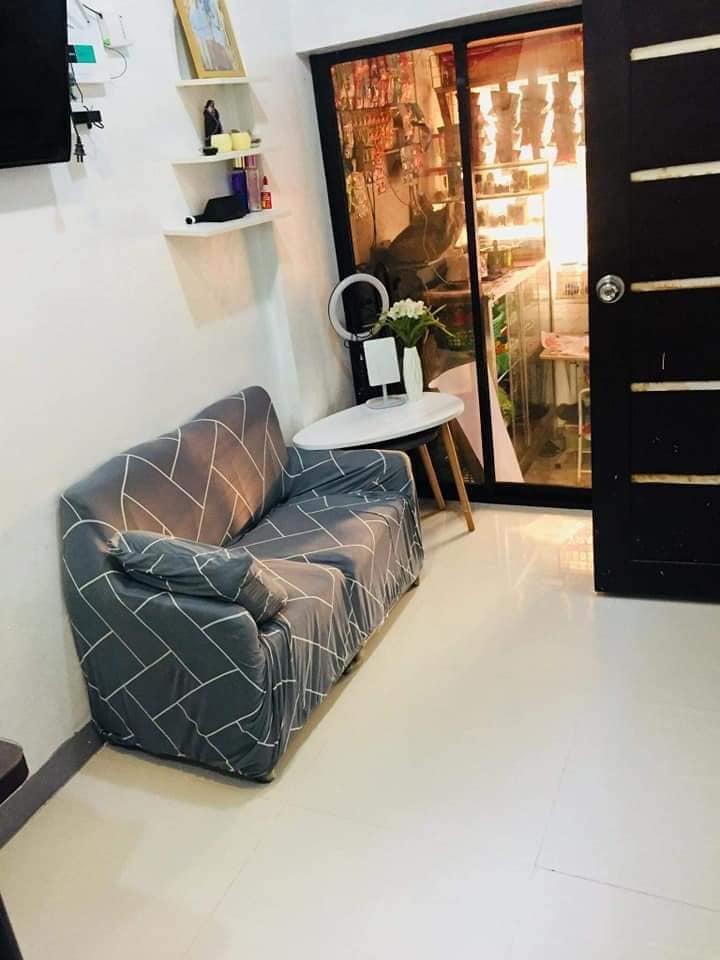 Luarnya mirip indekos sempit tengah kota, 10 potret rumah segaris ini dalamnya bak mini apartemen