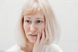 Kombinasi bubuk gelatin dan 2 bahan dapur ini ampuh tunda munculnya keriput tanpa skincare kolagen