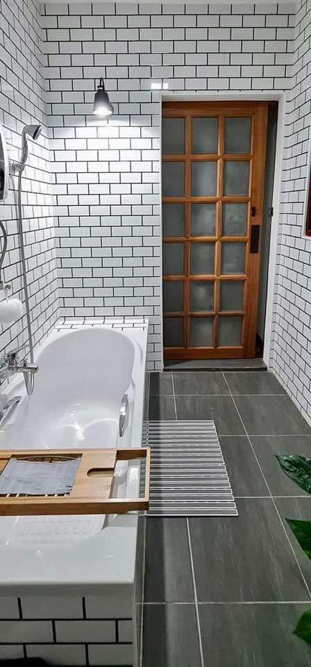 Dulu gelap dan tampak angker, 7 potret kamar mandi direnovasi jadi mewah dan luas ini bikin pangling