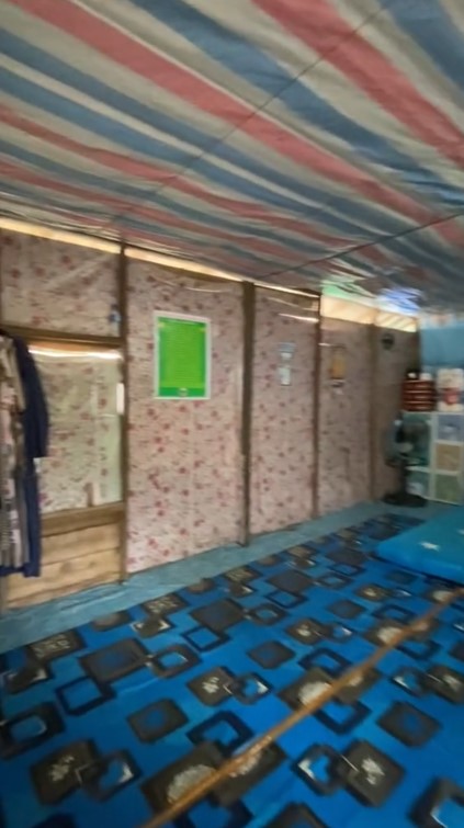 Dari luar mirip gubuk usang di tengah hutan, 9 potret rumah kayu ini meski colorful sedap dipandang