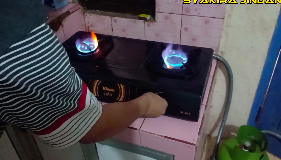 Cara mengatasi gas tidak mengalir ke kompor cuma pakai 1 alat, cuma butuh waktu 2 menit