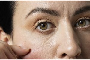 Tanpa beli krim wajah pencegah kerutan, ini cara membuat masker antiaging dengan 1 jenis buah