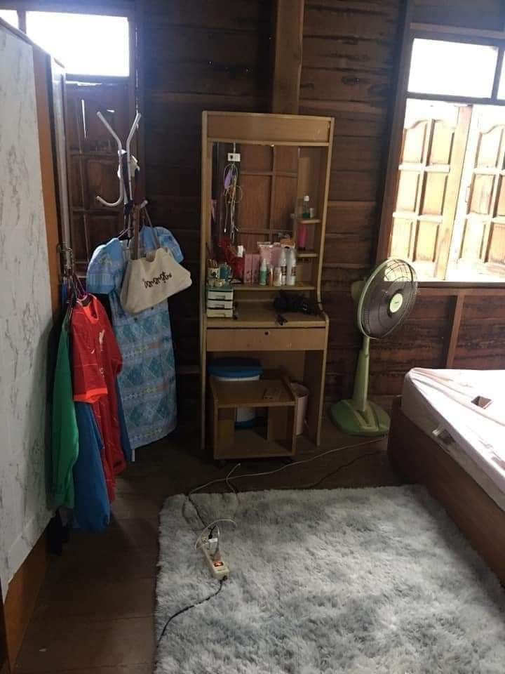 Cuma terbuat dari papan kayu, begini 8 transformasi kamar tidur jadi estetik usai di-makeover