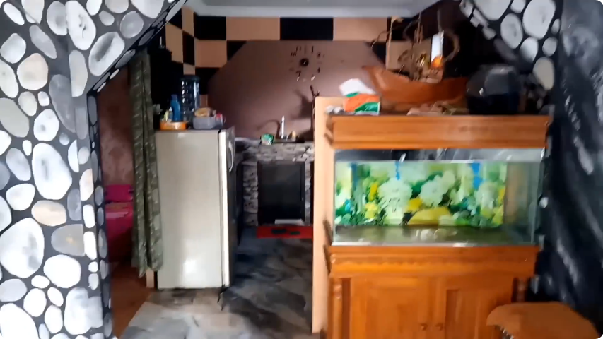 Dari luar terlihat hunian sepetak sederhana, 9 potret dalam rumah ini penataannya di luar prediksi