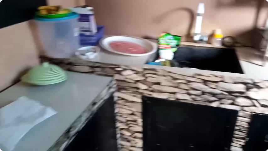 Dari luar terlihat hunian sepetak sederhana, 9 potret dalam rumah ini penataannya di luar prediksi