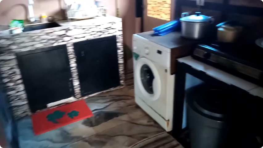 Dari luar terlihat hunian sepetak sederhana, 9 potret dalam rumah ini penataannya di luar prediksi