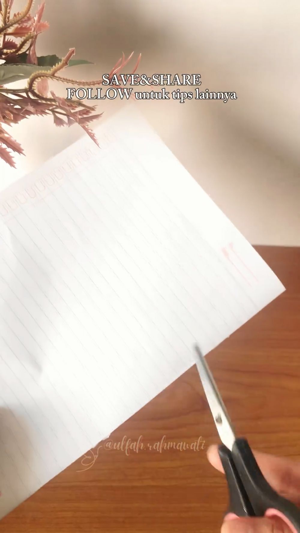 Tanpa digosok ke kardus, begini cara menajamkan gunting tumpul dengan cepat menggunakan 1 sampah dapur