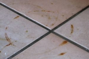 5 Cara membersihkan noda karat di lantai pakai bahan dapur, ada yang efektif kinclong dalam 30 menit