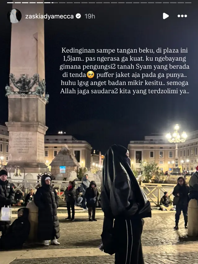 Momen Zaskia Adya Mecca pakai hijab masuk ke gereja di Vatikan saat Misa Natal, hati merasa hangat
