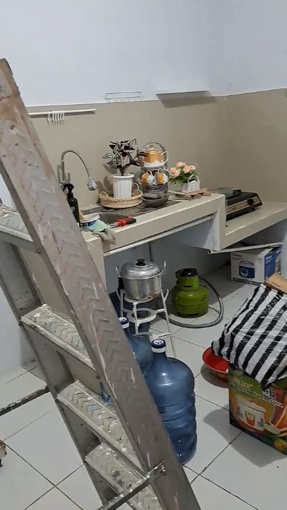 Tanpa kitchen set mahal, 11 potret dapur sederhana usai dimakeover ini hasilnya bikin mata susah kedip
