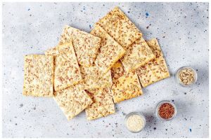 7 Crackers rendah kalori, enak, kaya nutrisi, dan bikin nagih