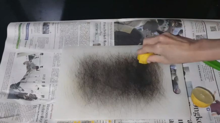 Trik bersihkan talenan plastik kotor agar kinclong lagi tanpa digosok pasta gigi