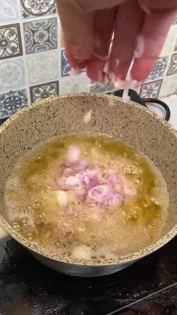 Pakai cara ini, bawang goreng bisa semakin renyah dan tak berminyak hingga berbulan-bulan