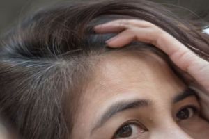 Rambut tetap hitam tanpa semir, ini cara buat minuman pencegah uban prematur dari 1 jenis rempah