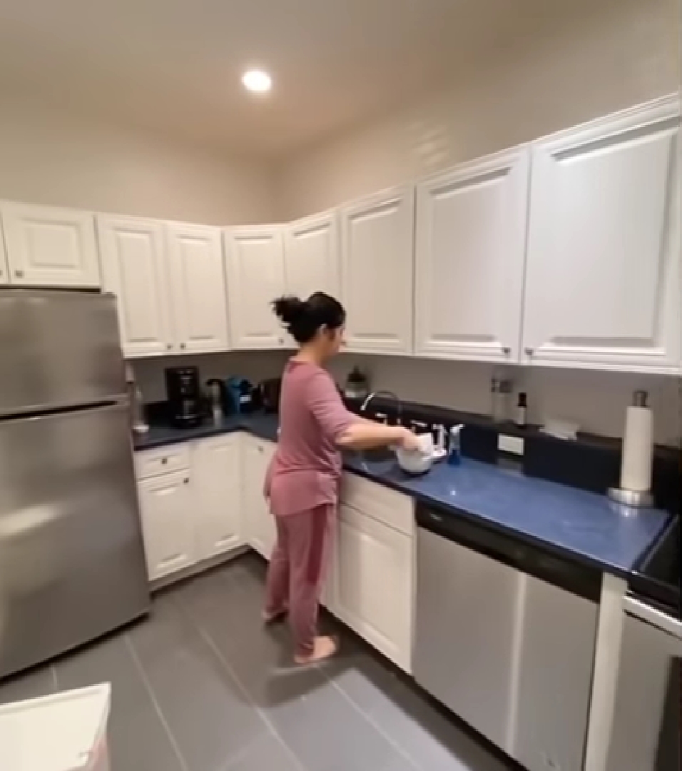 Mewah dan elegan, intip potret dapur rumah AHY dan Annisa Pohan yang apik tanpa banyak perabotan