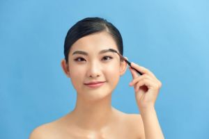 Lidah buaya dicampur 1 bumbu dapur efektif lebatkan alis super tipis, ini cara menggunakannya