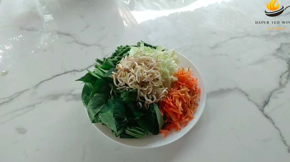 Trik memasak sayur urap agar bumbu meresap dan tahan lama meski tak dikukus