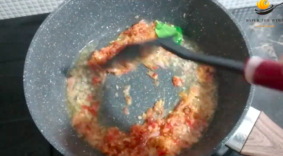 Trik memasak sayur urap agar bumbu meresap dan tahan lama meski tak dikukus