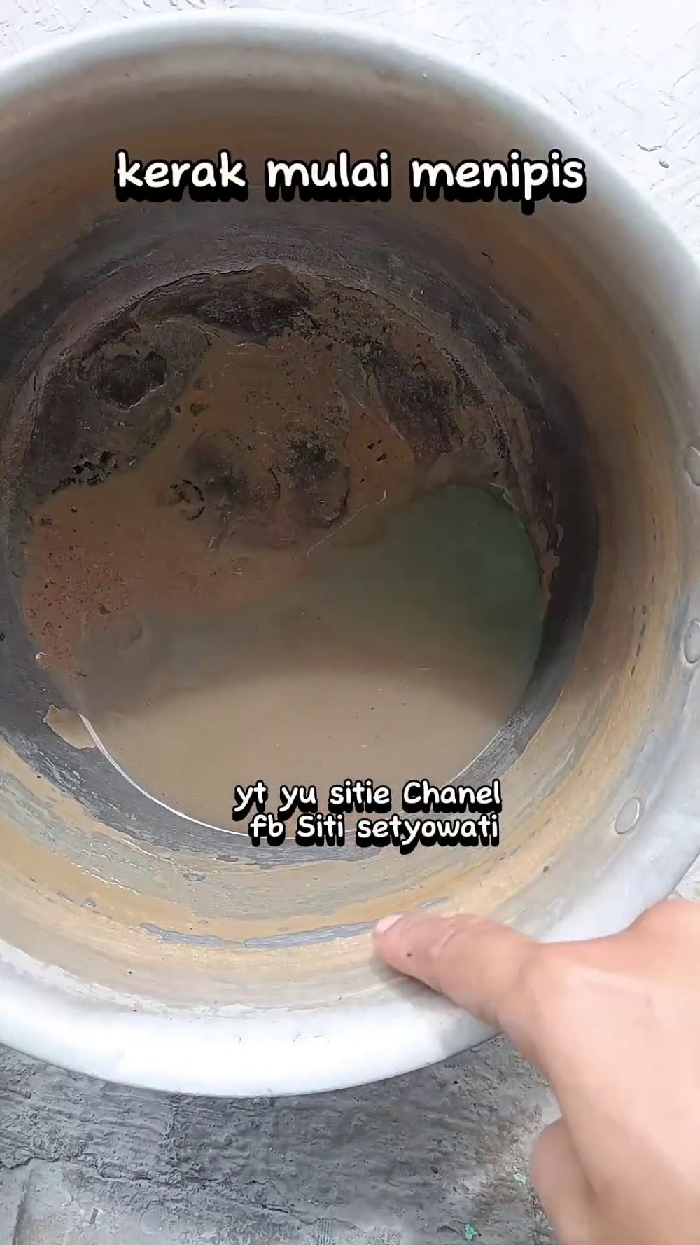 Tanpa sitrun, begini trik bersihkan kerak air tebal di panci cuma pakai 1 bahan dapur