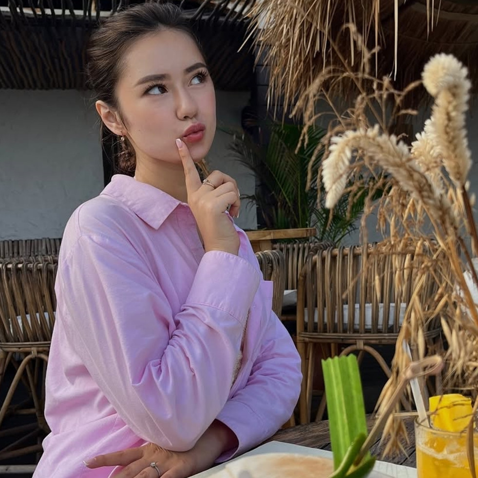 Sudah direstui keluarga, 7 potret cantiknya Vika Kolesnaya pacar Billy Syahputra bule asal Belarus