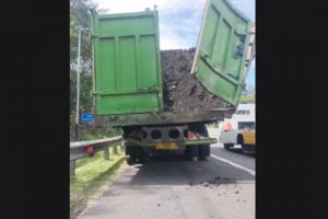 Kecelakaan Beruntun di Tol Cipularang KM 97 truk hantam 5 kendaraan, ternyata ini penyebabnya