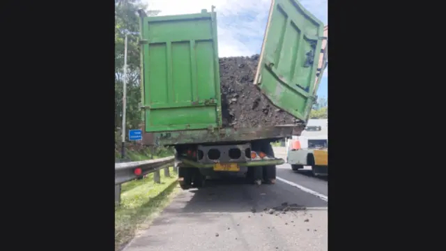 Kecelakaan Beruntun di Tol Cipularang KM 97 truk hantam 5 kendaraan, ternyata ini penyebabnya