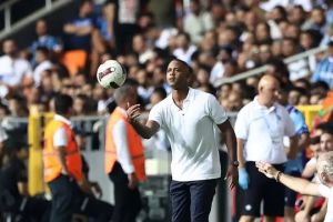 Belum resmi jadi pelatih Timnas Indonesia, unggahan terbaru Patrick Kluivert dihujani komentar