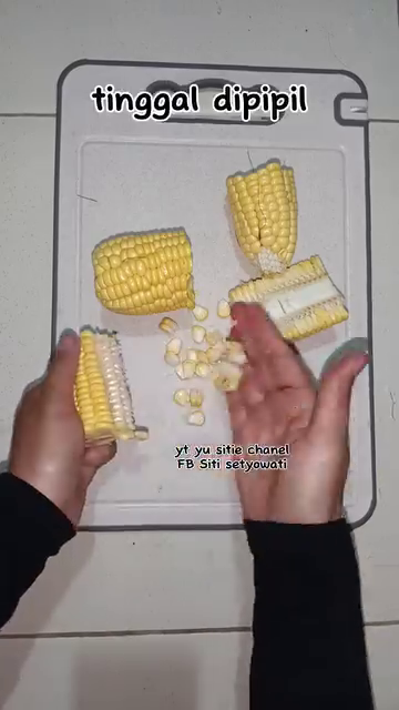 Cara pipil jagung sampai bonggolnya bersih ini nggak pakai ribet, lebih hemat waktu dan tenaga