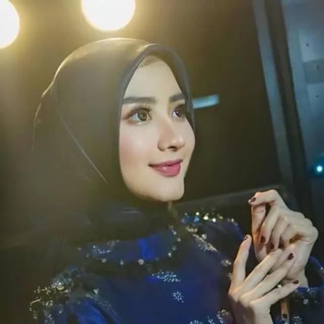 5 Potret Ghea Youbi tampil berhijab, panen pujian, disebut seperti boneka hidup