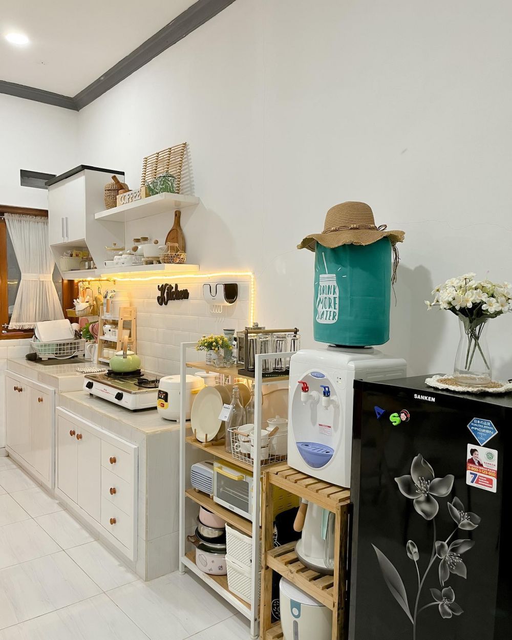 9 Potret dapur ala kitchen set versi low bujet ini simpel tapi mewah, padahal tak sampai sejuta