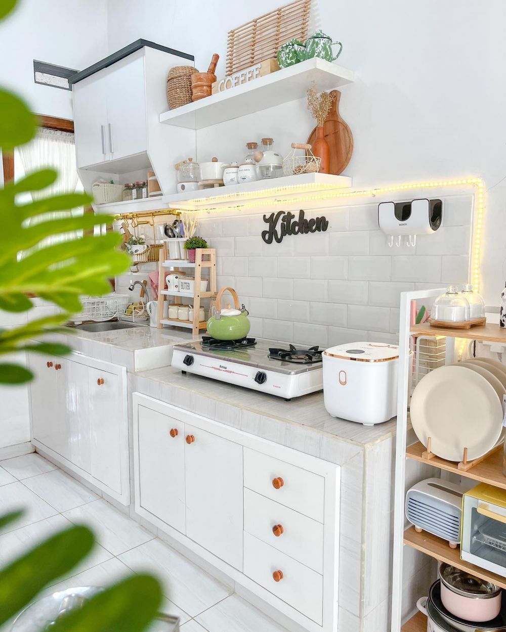 9 Potret dapur ala kitchen set versi low bujet ini simpel tapi mewah, padahal tak sampai sejuta