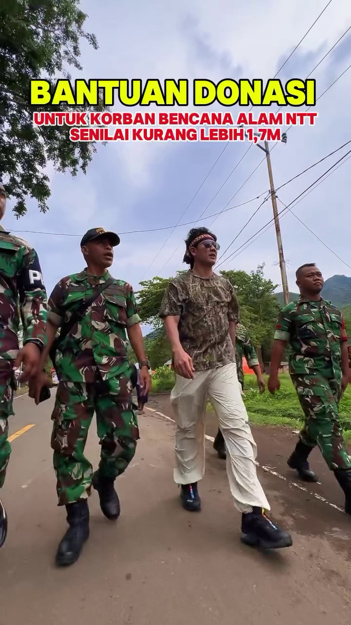 Langsung terjun ke lokasi, ini 9 momen Denny Sumargo salurkan bantuan Rp 1,7 M ke korban bencana NTT