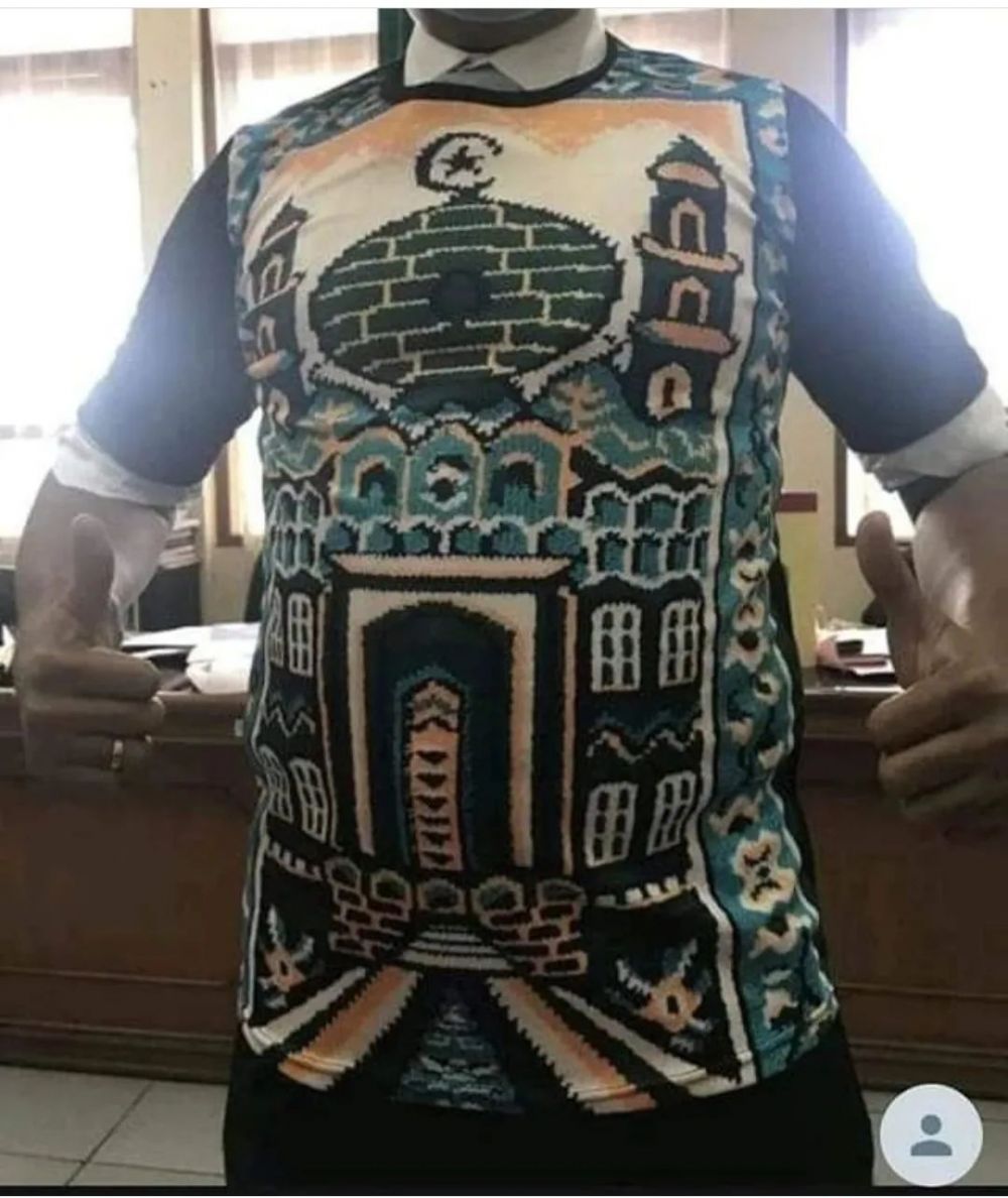 Desainnya bikin pusing sampai lihat dua kali, 11 potret lucu pakaian bermotif ini nggak habis pikir