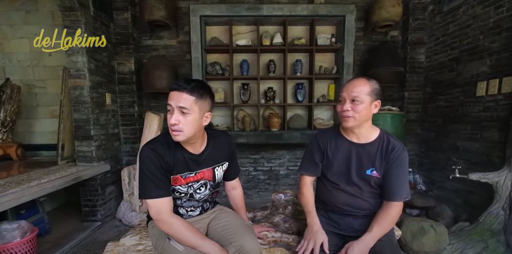 Serasa tinggal di hutan era zaman batu ada pohon usia 15 juta tahun, 11 potret kamar mandi Haji Asari