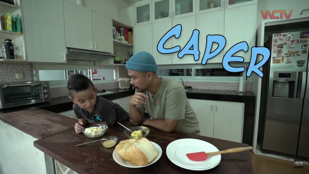 Rumah Wendi Cagur nyentrik penuh koleksi sepeda tapi dapurnya simpel, intip 9 potret ruang masaknya