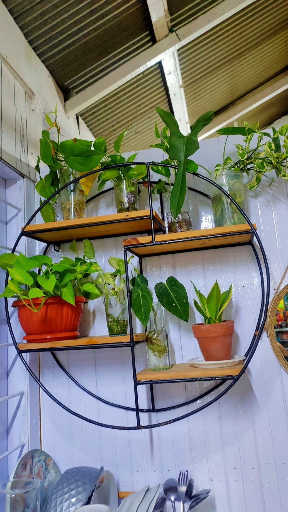 9 Potret dapur kayu-seng bergaya klasik ini desainnya kece abis, definisi mewah tak harus mahal
