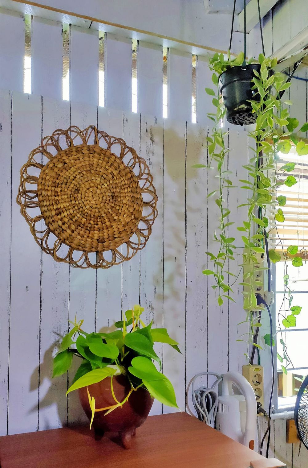 9 Potret dapur kayu-seng bergaya klasik ini desainnya kece abis, definisi mewah tak harus mahal