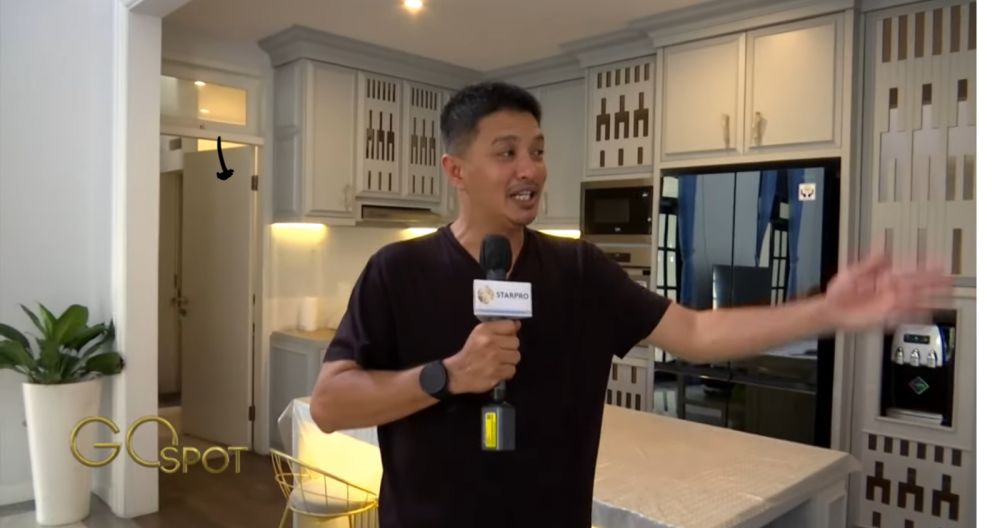Artis cilik teman Agnez Mo ini sukses bangun rumah mewah gaya American Style, intip 9 potret dapurnya