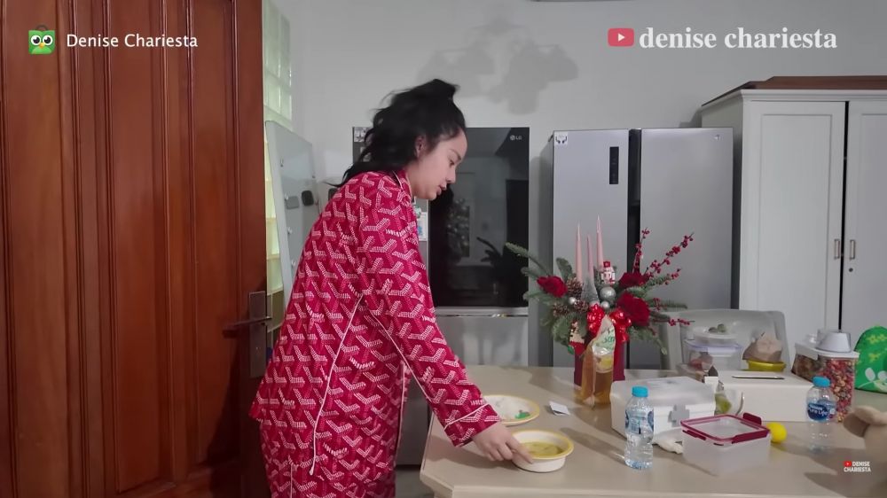 Dulu ngontrak kini punya rumah mewah untuk anaknya, intip 7 potret dapur Denise Chariesta