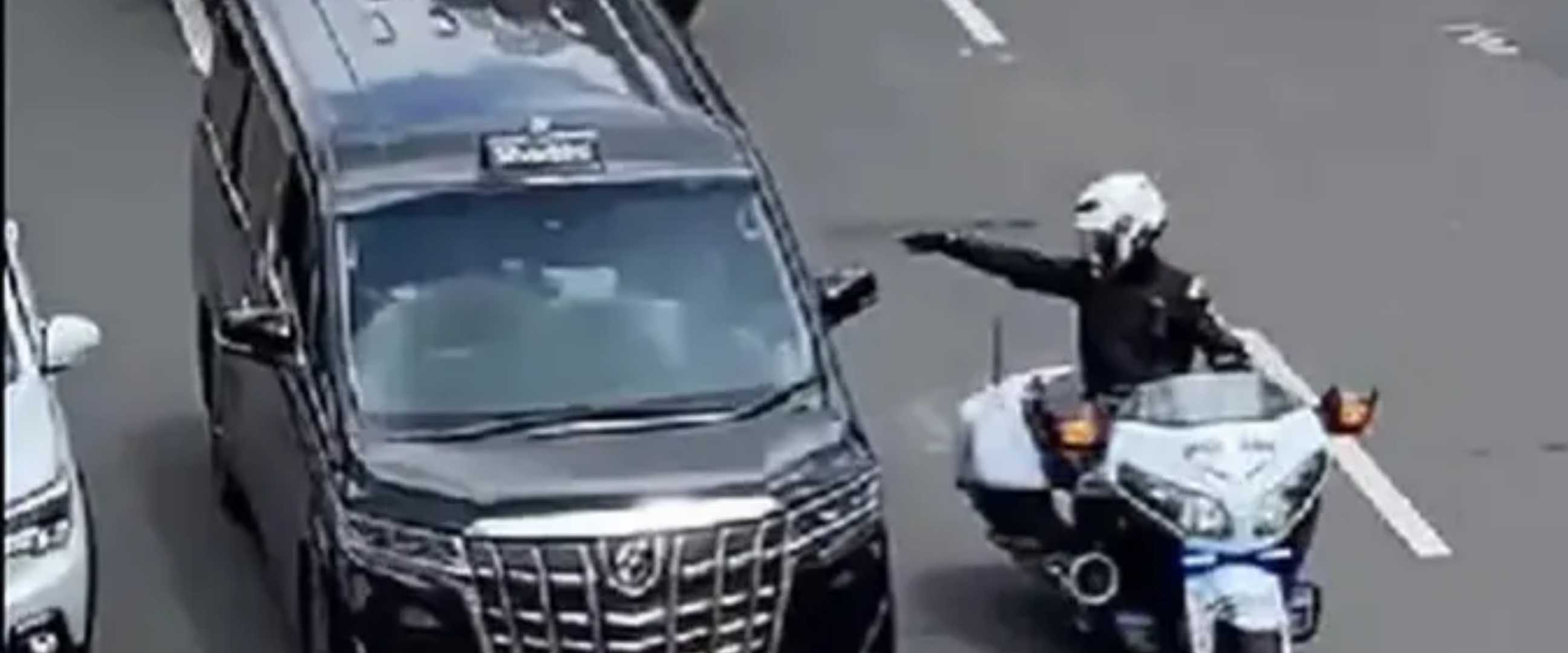 Viral mobil pejabat RI 36 terobos jalan saat kemacetan, begini tanggapan Mayor Teddy