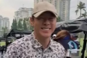 Potret Shin Tae-yong tampil perdana di depan publik usai dipecat, santai main golf