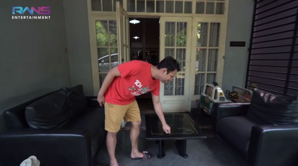 Raffi Ahmad saat kecil huni rumah sederhana, 9 potret interior dapurnya klasik penuh perabot jadul