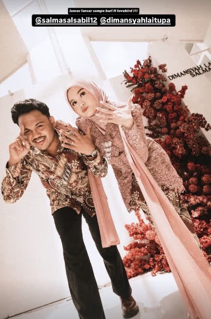 9 Potret Salma Salsabil dilamar Dimansyah Laitupa, berawal dari cinta lokasi di ajang Indonesian Idol