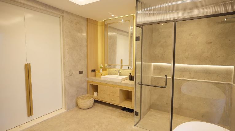 Berasa liburan setiap hari, intip 11 potret kamar tidur Citra Kirana, desainnya mirip resort bintang 5