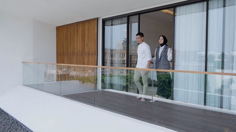 Berasa liburan setiap hari, intip 11 potret kamar tidur Citra Kirana, desainnya mirip resort bintang 5