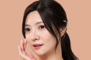 Cara memutihkan wajah pakai tepung beras ala Korea ini makin ampuh dengan tambahan 1 bahan minuman