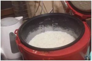 Trik praktis mengatasi nasi kurang matang di rice cooker tanpa perlu dikukus